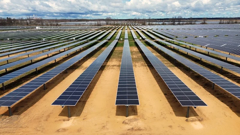 BNDES aprova R$ 1 bi para construção de complexo solar em MG