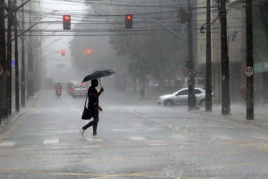 Após alerta climático, ANEEL cobra plano de contingência de 22 distribuidoras