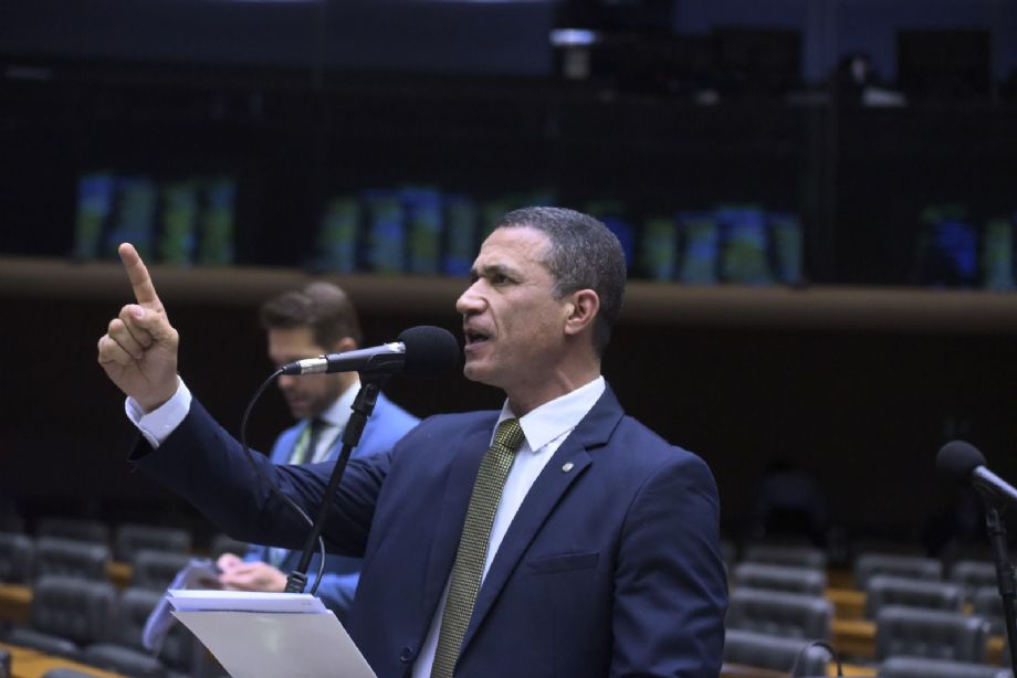 Com articulação do deputado, Câmara retira taxa abusiva sobre energia solar