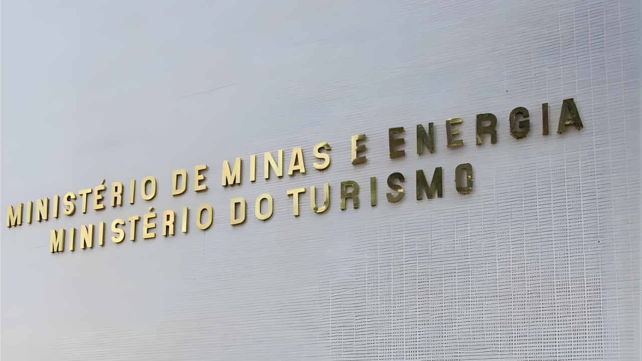 MME Lança Consulta Pública para Solucionar Impactos de Cortes de Geração em Renováveis